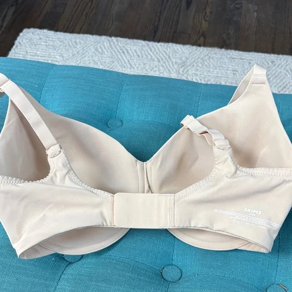 Skims 34DDD fits everybody t-shirt bra-NWT - Picture 2 of 4